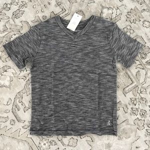 🆕 NWT gap t shirt!
